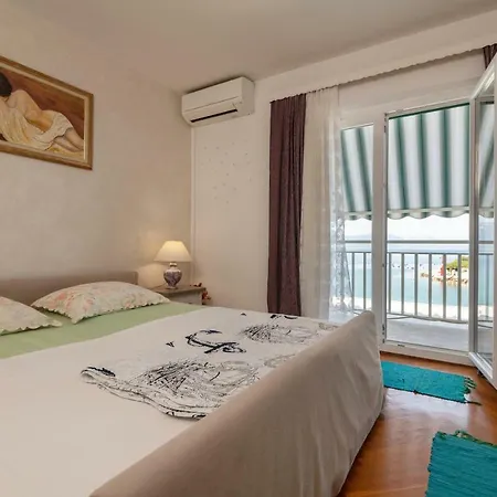 Apartment Ema *